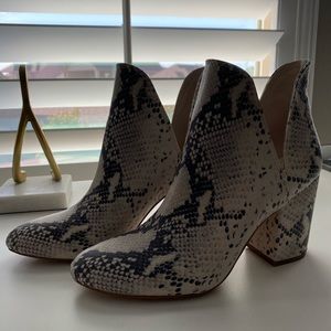 NWOT Steve Madden booties